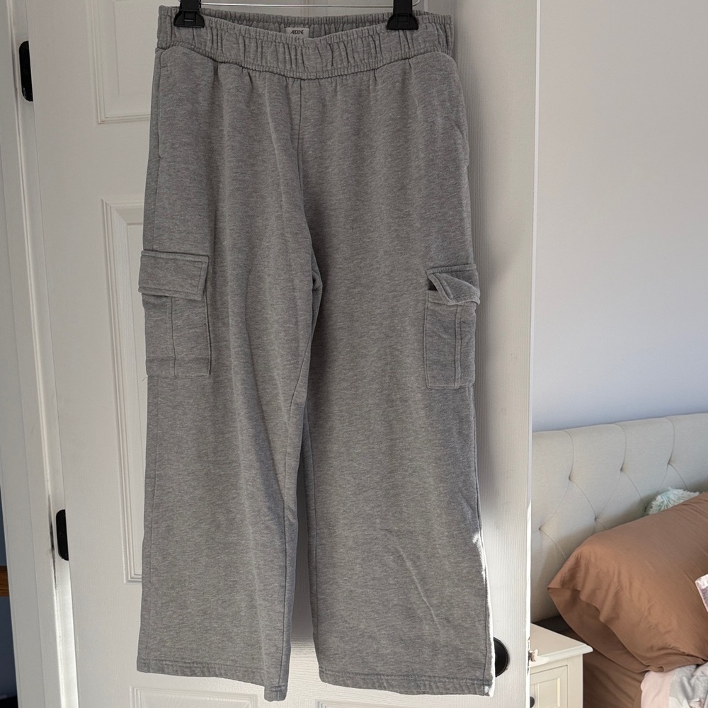 Ardene Women’s Gray Cargo Sweatpants